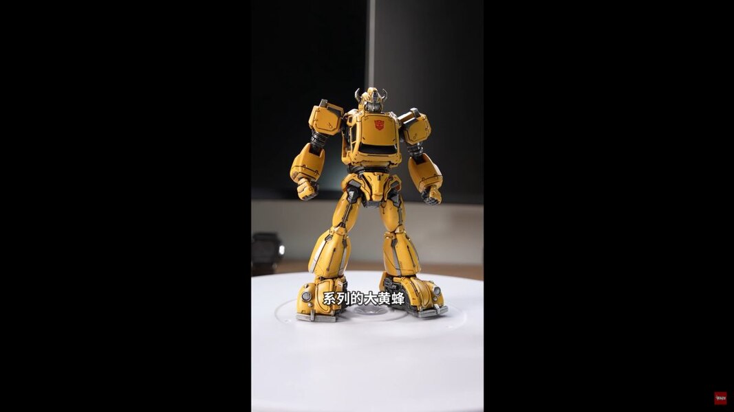 Threezero MDLX Bumblebee In Hand Image  (5 of 28)